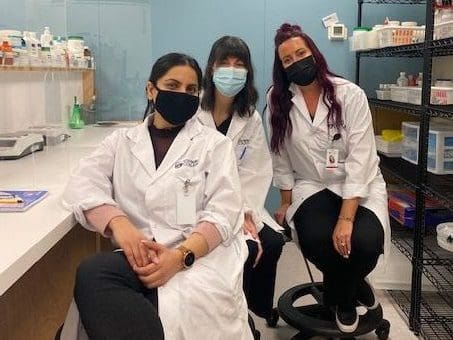 Stenberg 2022 Student of the Year Finalist Sherie Goldie with her classmates during her Pharmacy Technician lab.